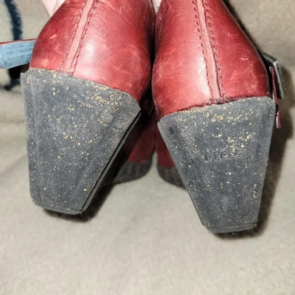 Mag women's red wedges size 8.5.  ^